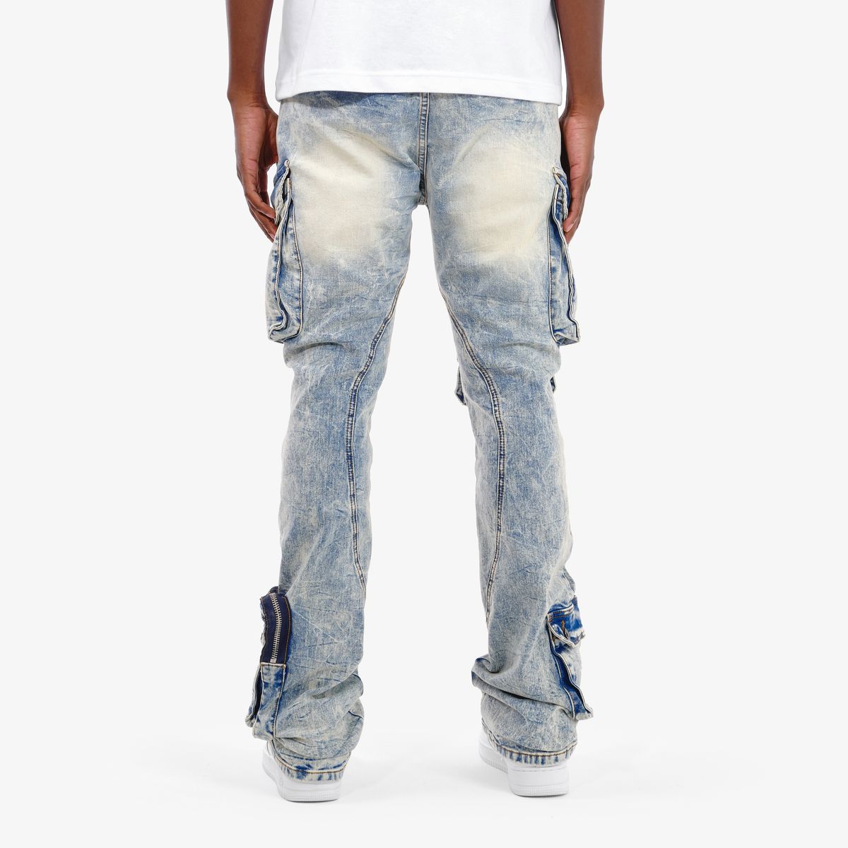 Men’s Light Wash Cargo Jeans with Zipper Detail – Stacked Fit Denim – GROOVEMAN