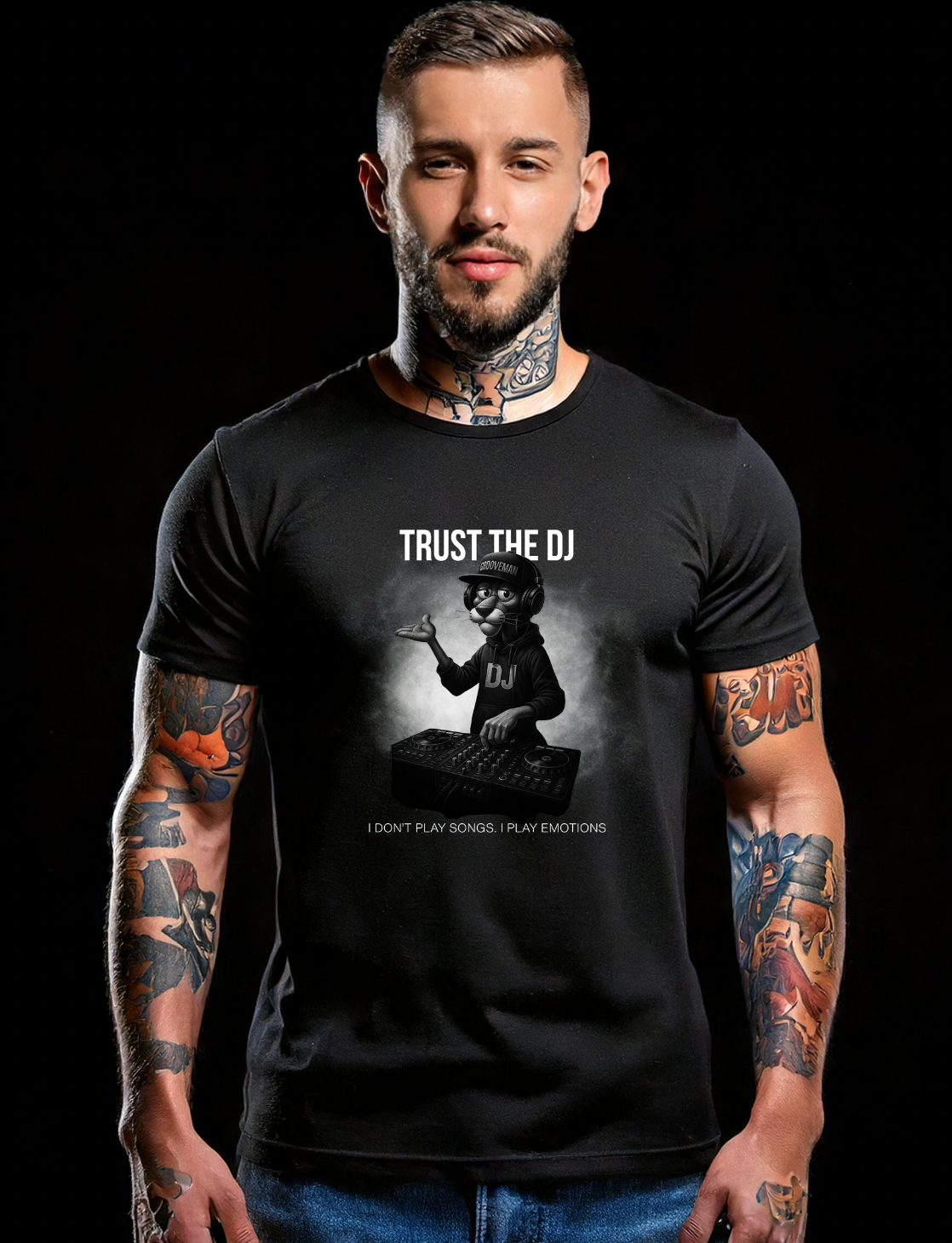 Trust The DJ – Grooveman Black Collection Tee