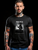 Trust The DJ – Grooveman Black Collection Tee