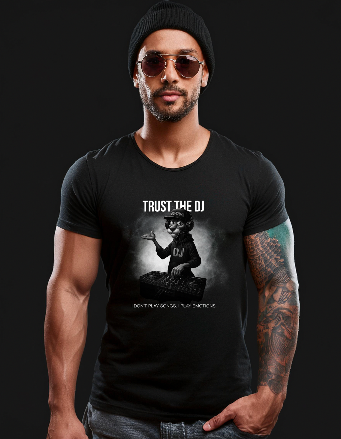 Trust The DJ – Grooveman Black Collection Tee