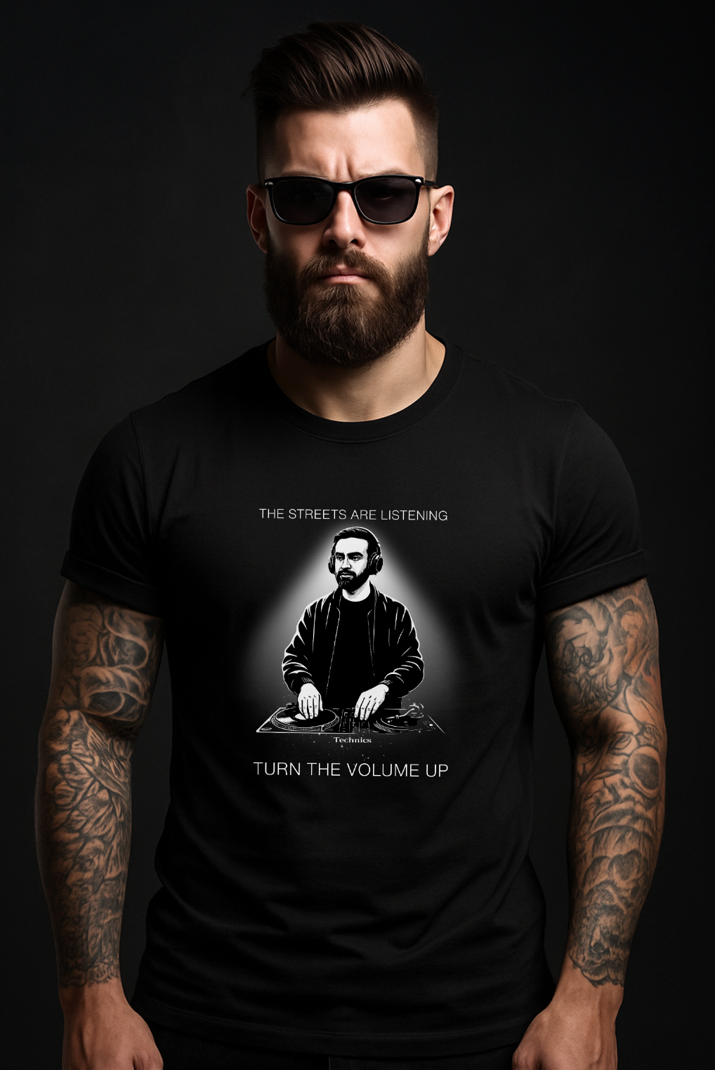 TURN THE VOLUME UP – Black Collection DJ Tee