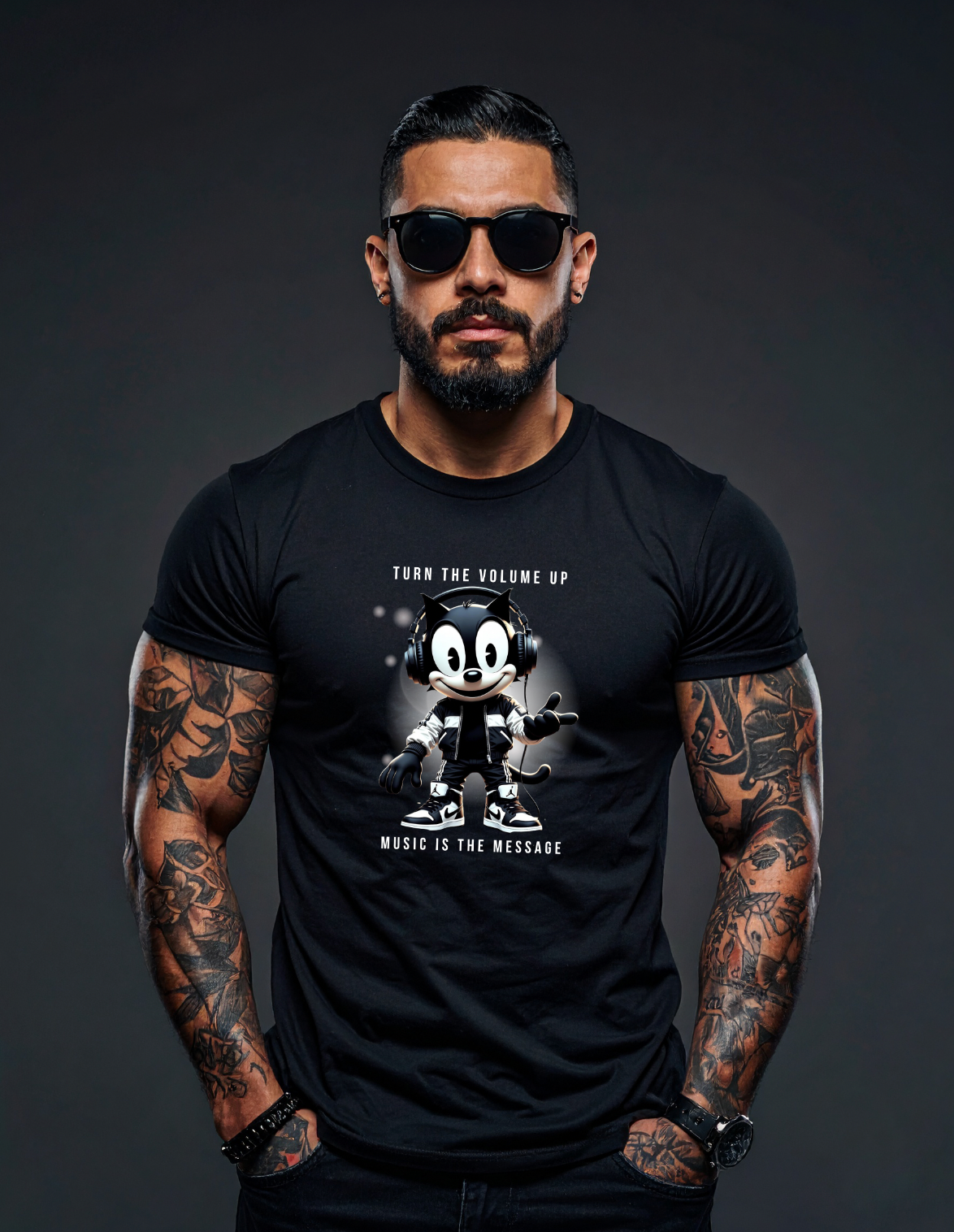 Turn The Volume Up – Happy Felix The Cat DJ Black Collection T-Shirt