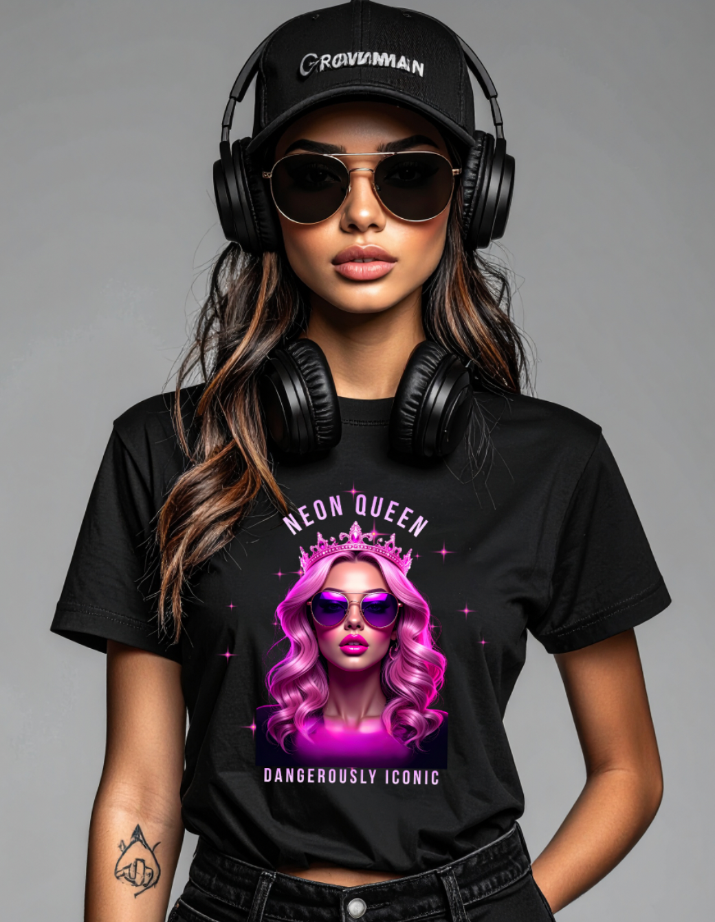 Neon Queen “Dangerously Iconic” Crop Tee – Grooveman